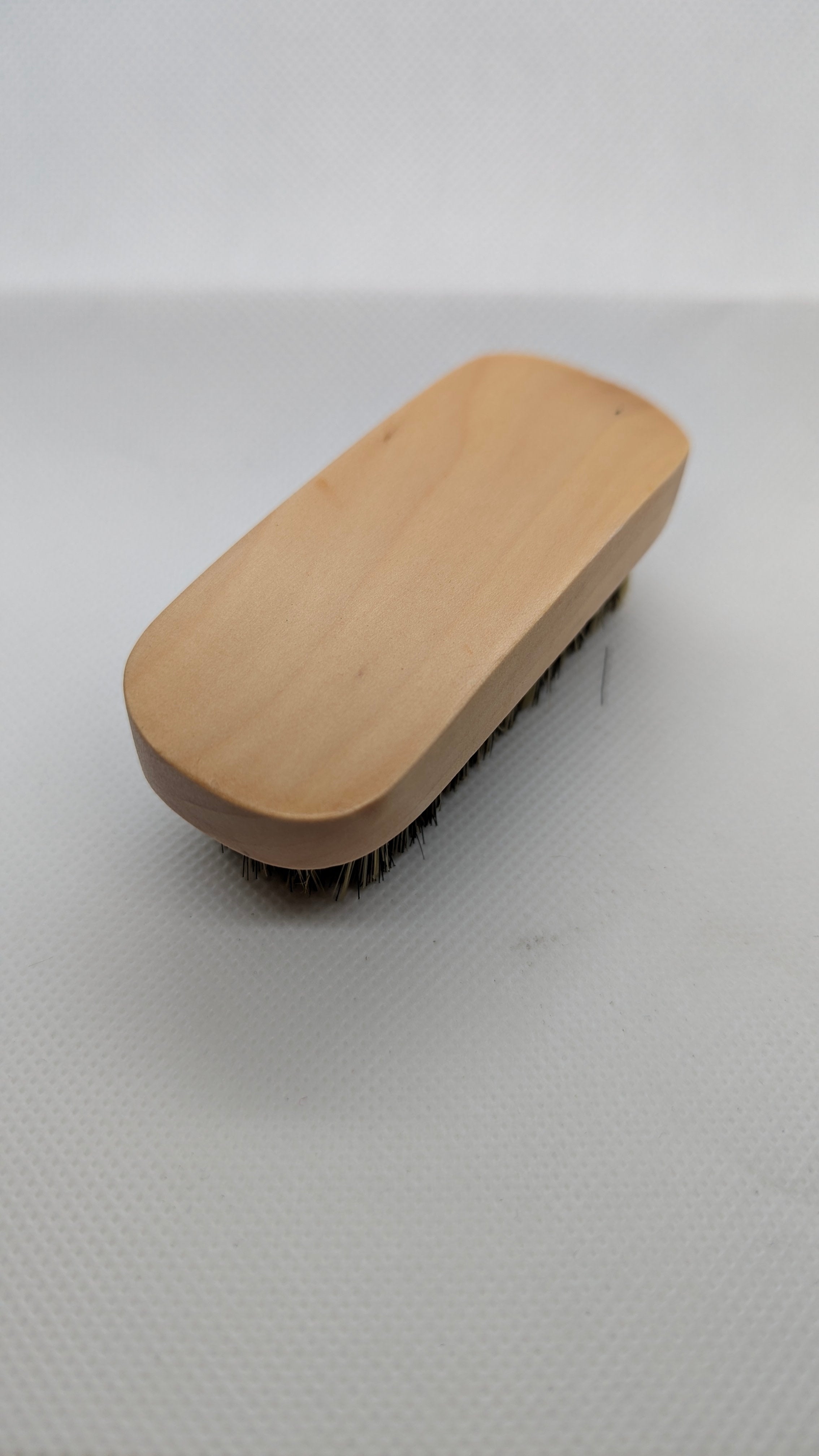 Brosse à Barbe Compacte en Poils de Sanglier & Bois Naturel